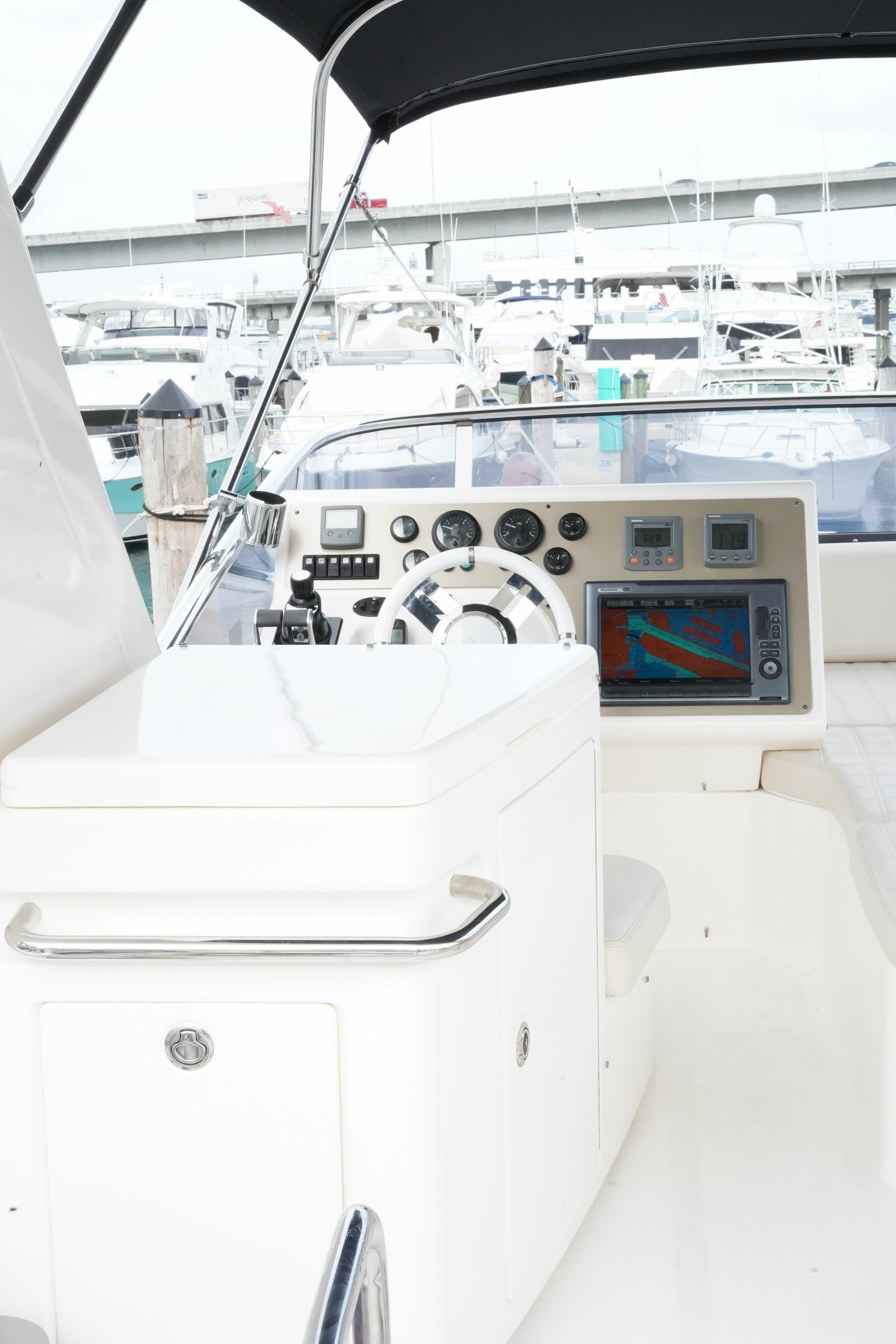 Azimut 60 | Salty at Sea