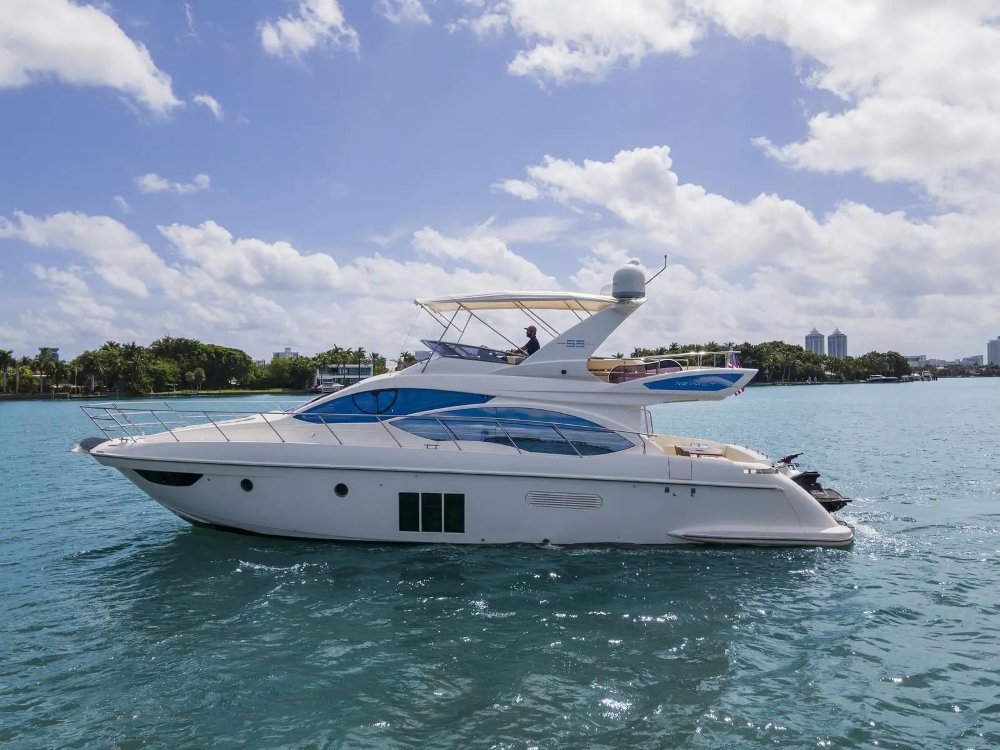 Azimut 60 | Salty at Sea