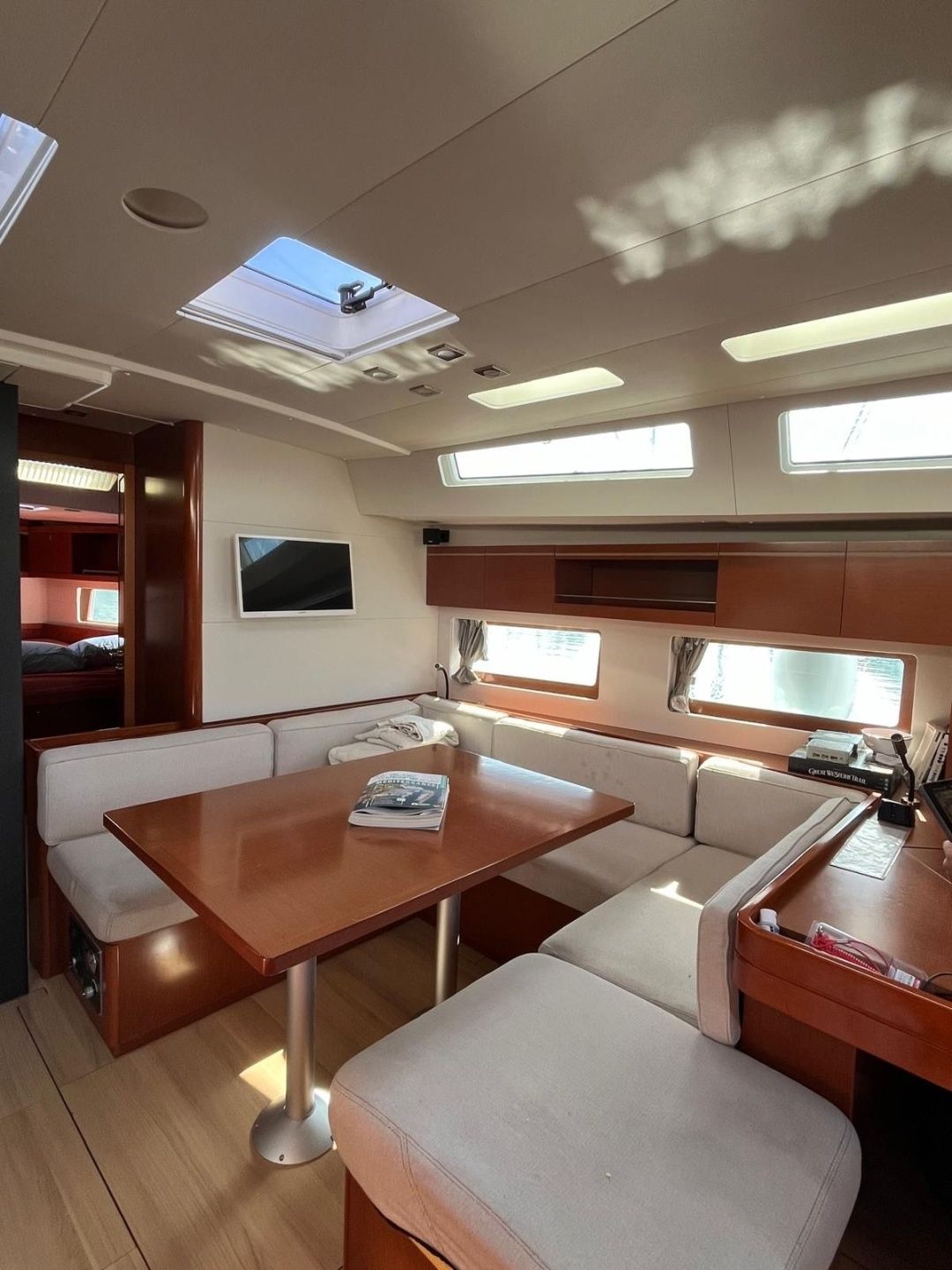 Beneteau Oceanis 55 | Explorer