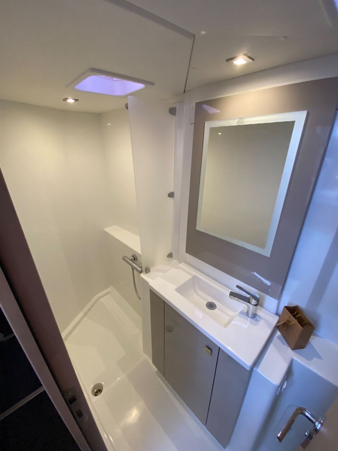 Fountaine Pajot Isla 40 | Bloanne