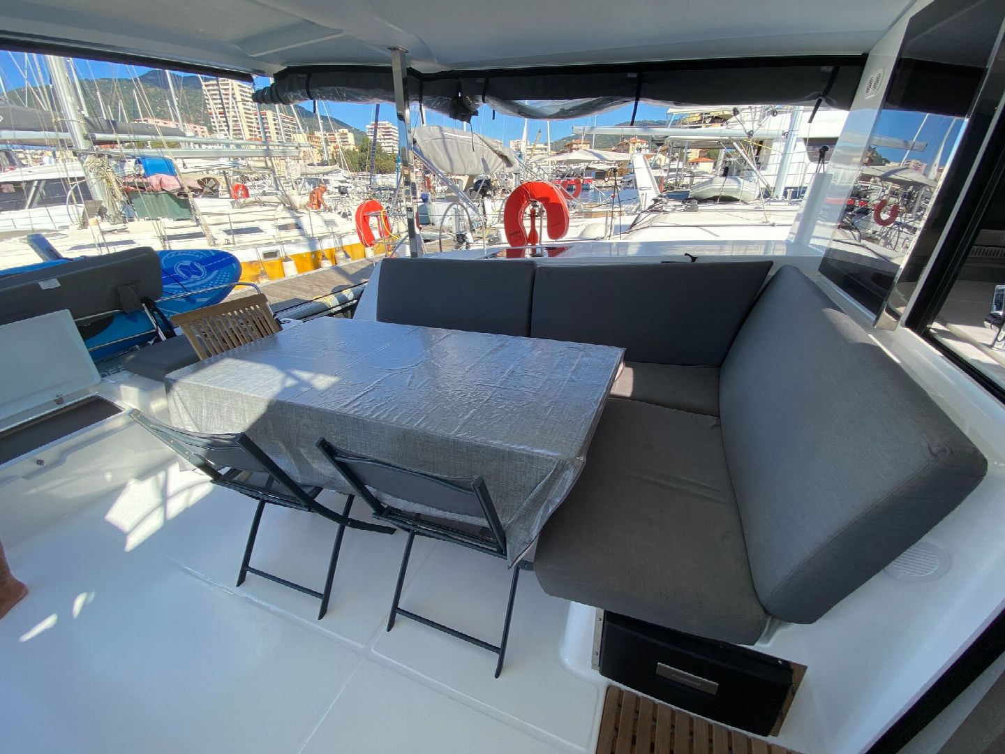 Fountaine Pajot Isla 40 | Bloanne