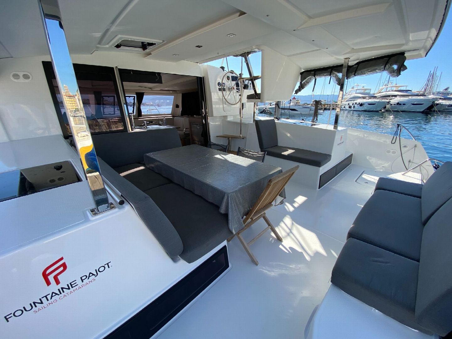 Fountaine Pajot Isla 40 | Bloanne