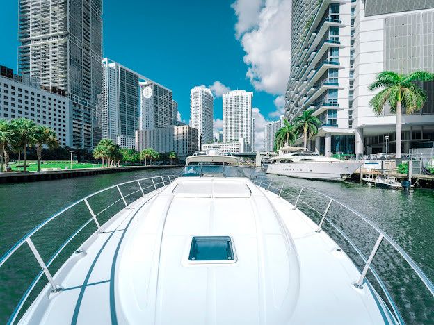 Sea Ray 510 Sundancer | A Yacht