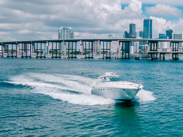 Sea Ray 510 Sundancer | A Yacht