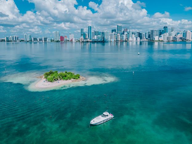 Sea Ray 510 Sundancer | A Yacht