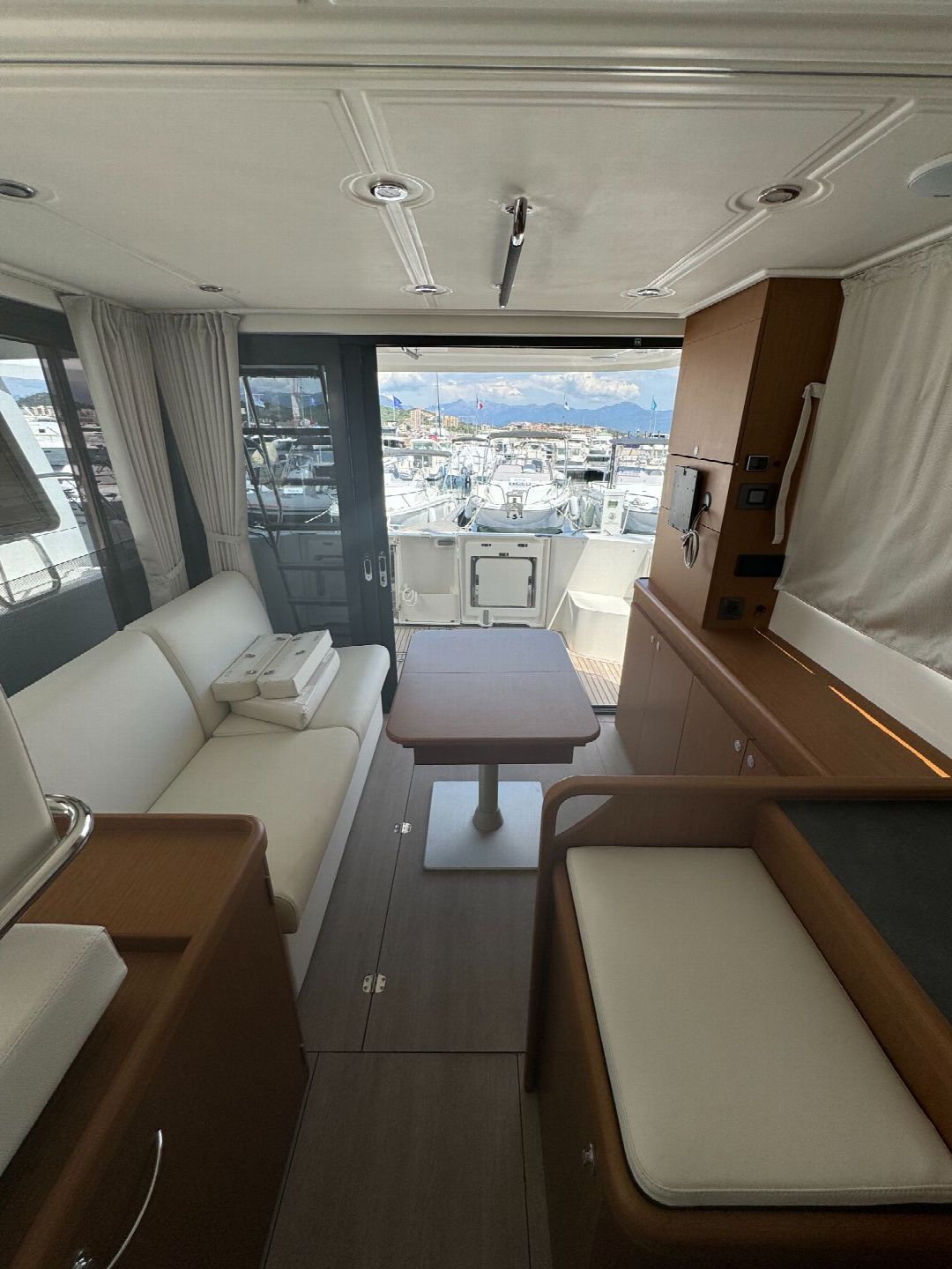 Beneteau Swift Trawler 35 | Lui Di Ju