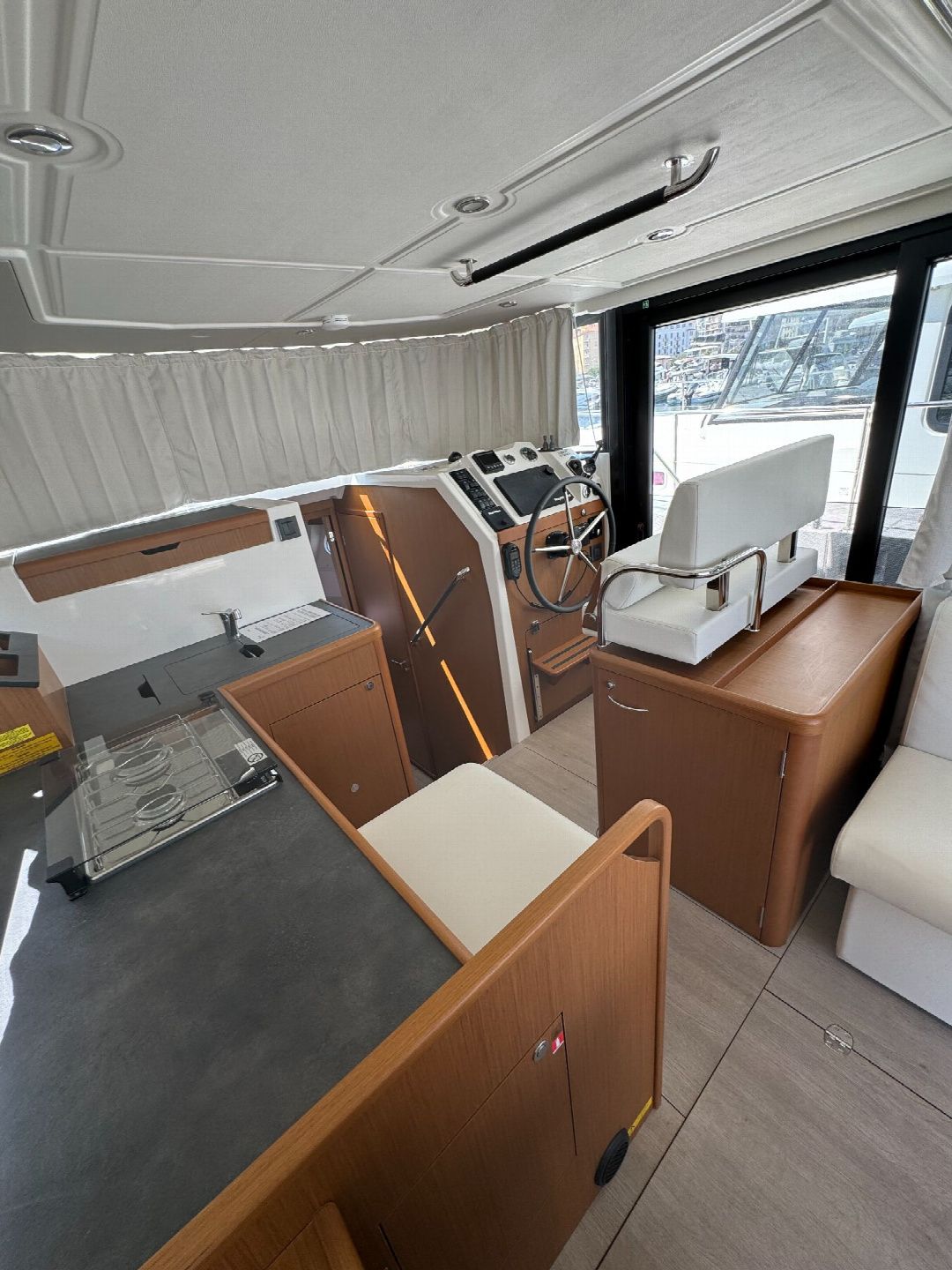 Beneteau Swift Trawler 35 | Lui Di Ju