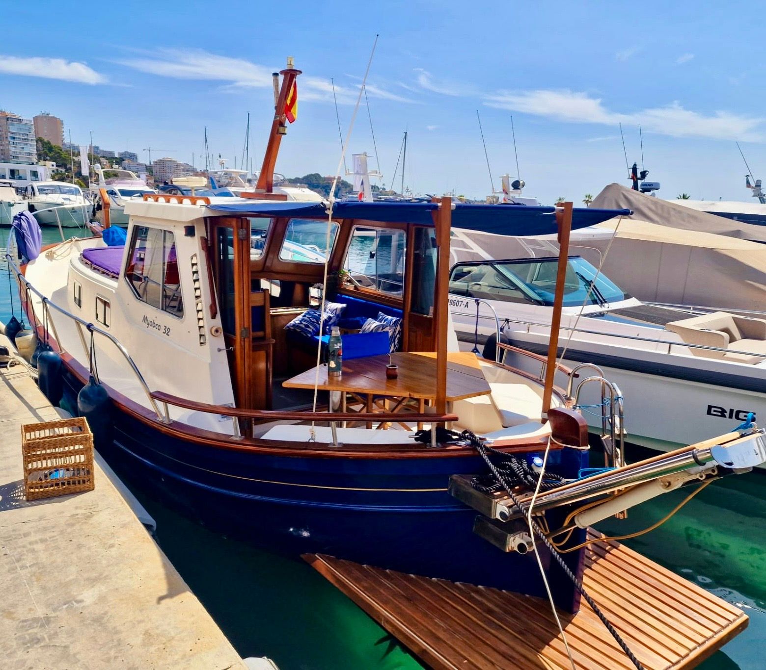 Myabca 32 | Bon Mati Two