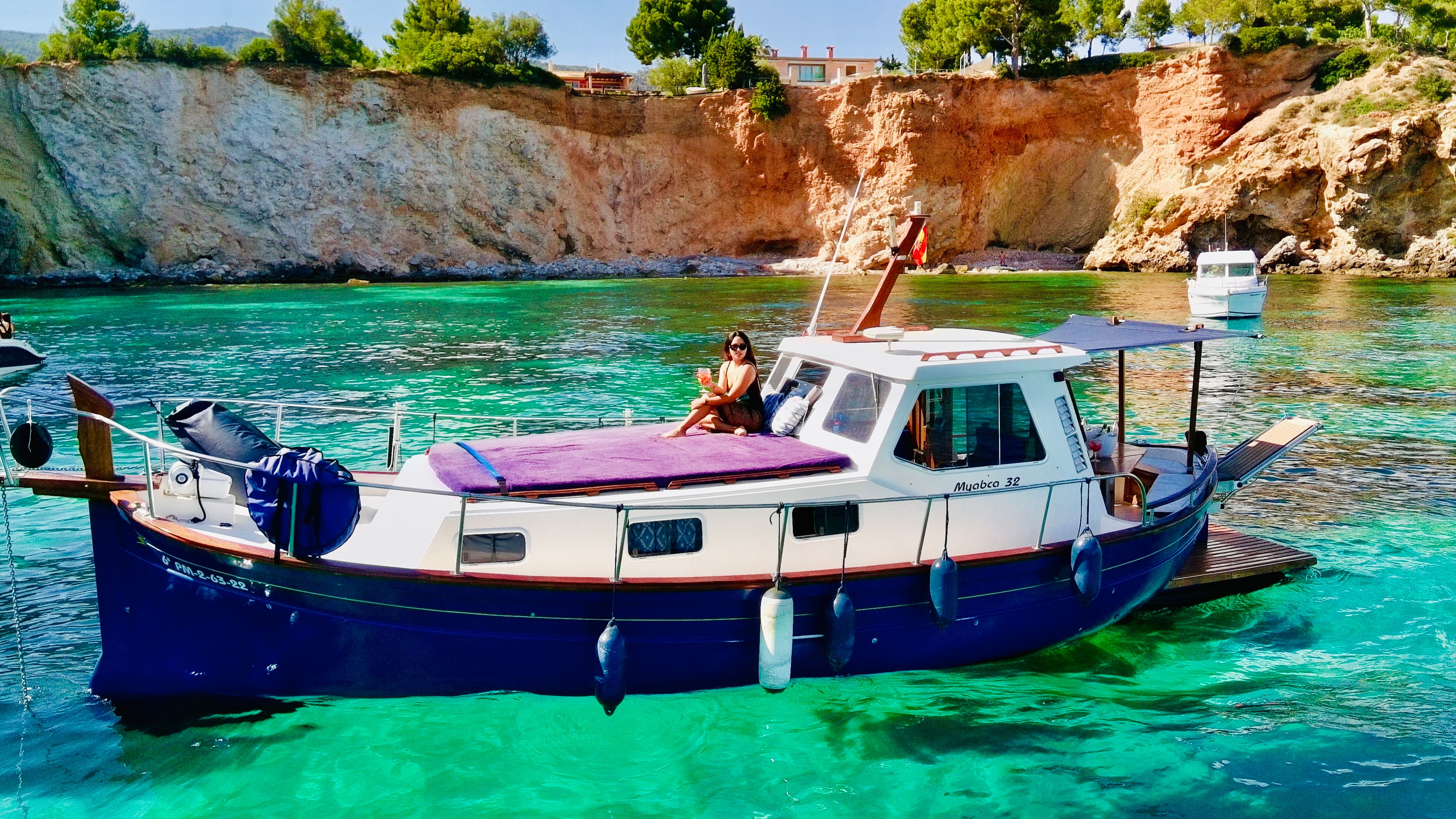 Myabca 32 | Bon Mati Two