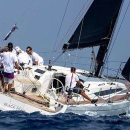 Italia Yachts 12.98 | Black Pearl