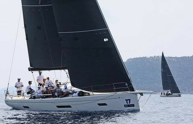 Italia Yachts 12.98 | Black Pearl