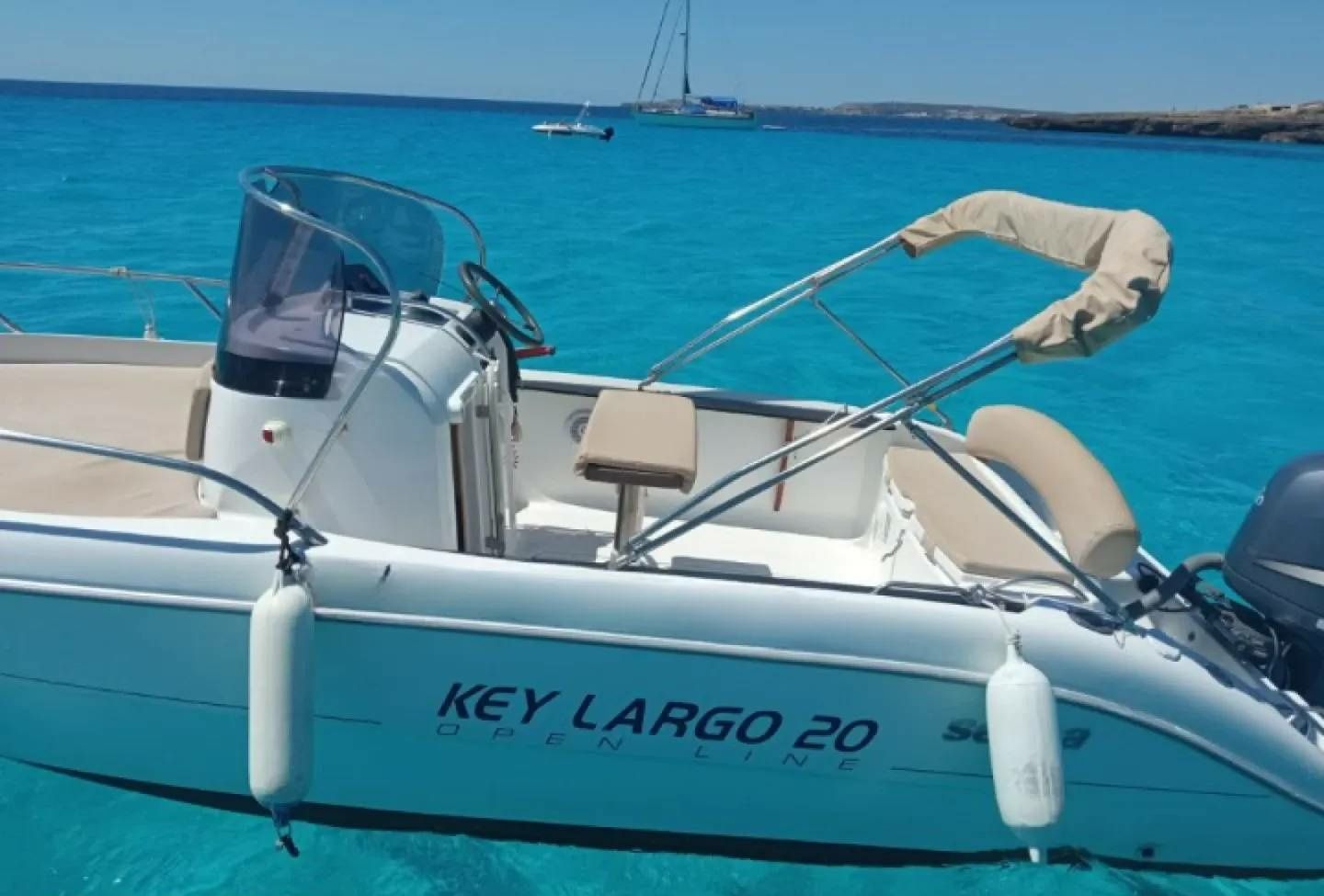 Sessa Key Largo 20 Deck | Aventura 3