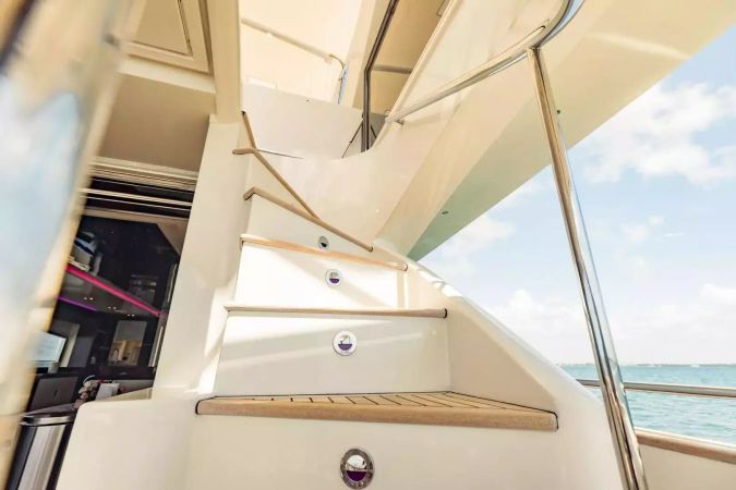 Dominator 95 | Casual