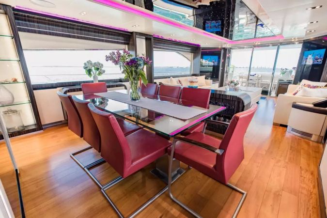 Dominator 95 | Casual