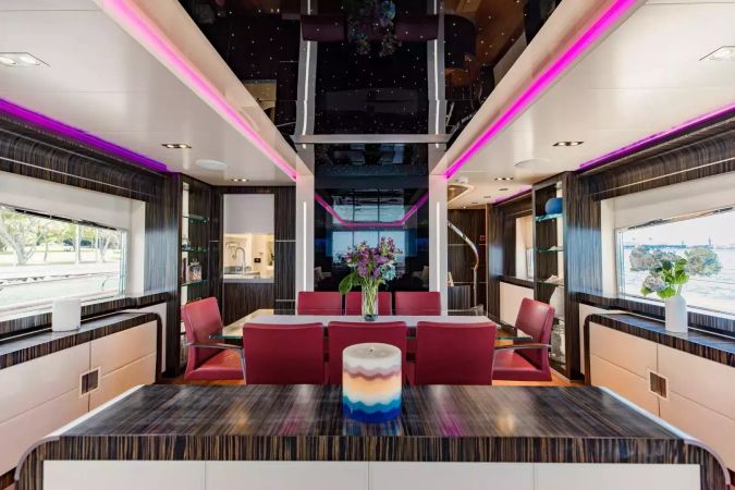 Dominator 95 | Casual