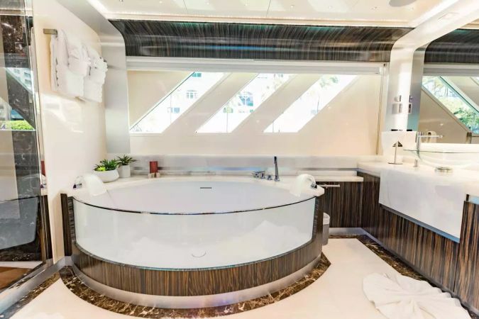 Dominator 95 | Casual