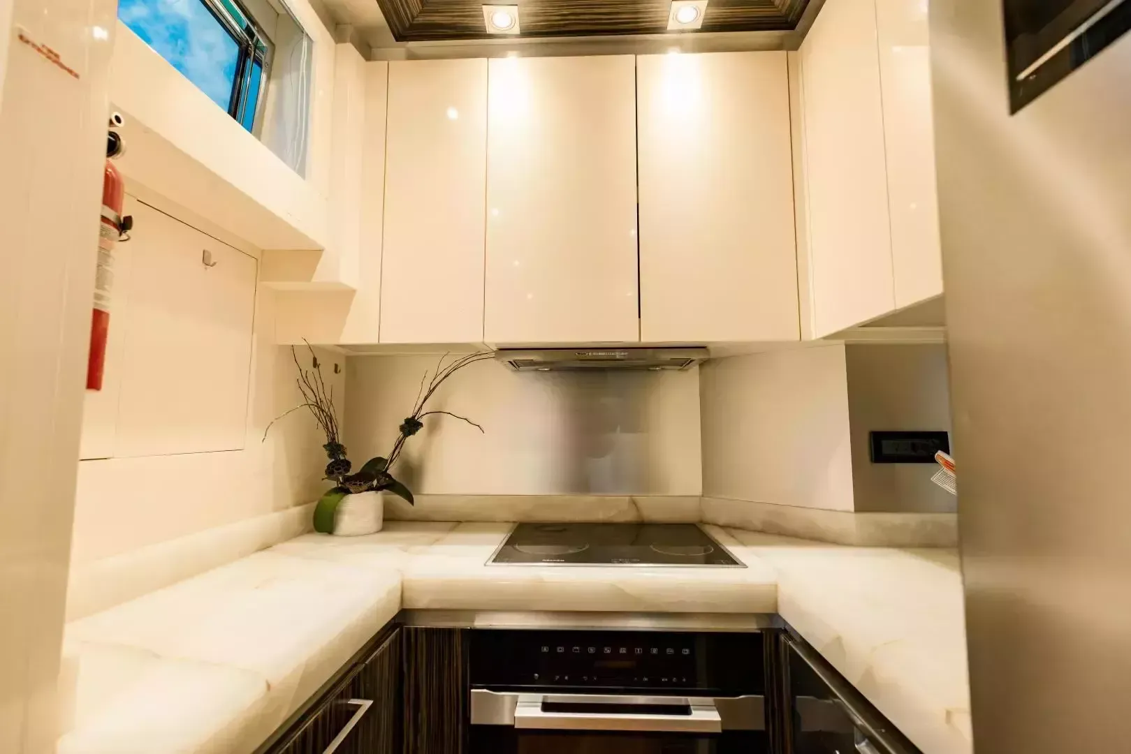 Dominator 95 | Casual