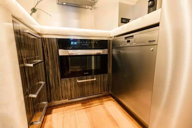 Dominator 95 | Casual