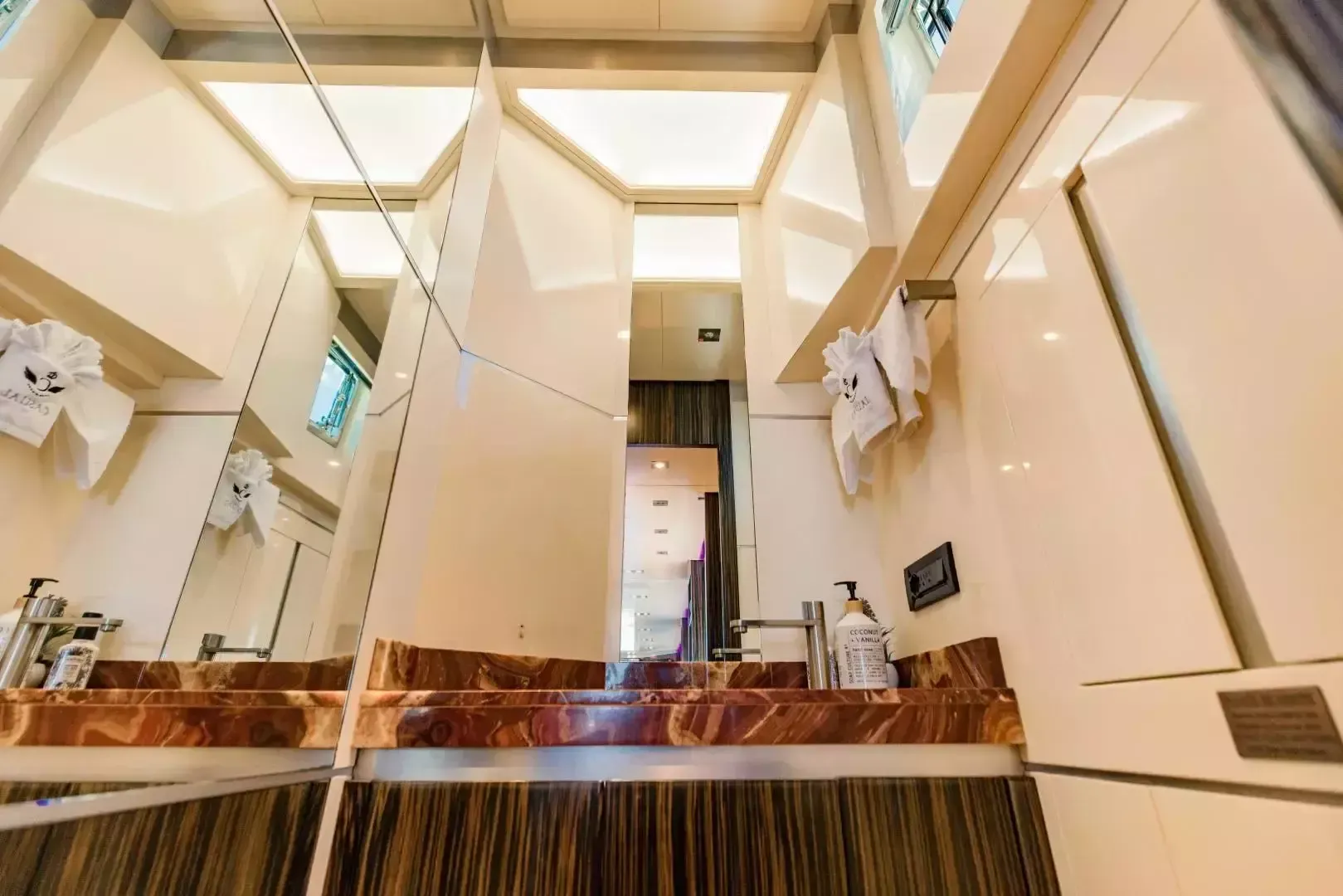 Dominator 95 | Casual