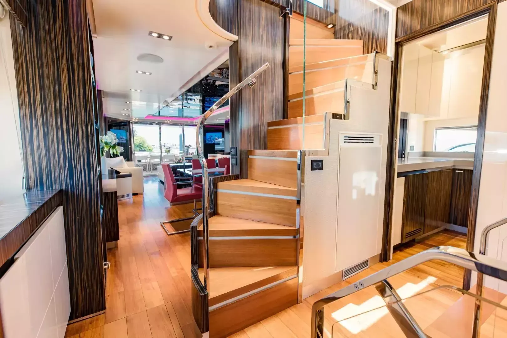 Dominator 95 | Casual