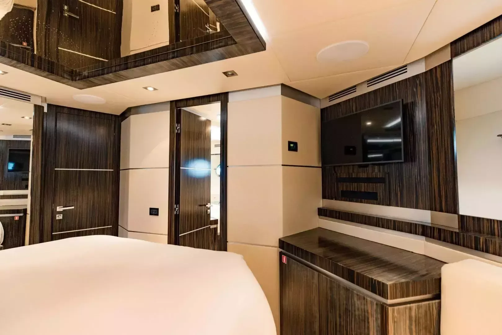 Dominator 95 | Casual