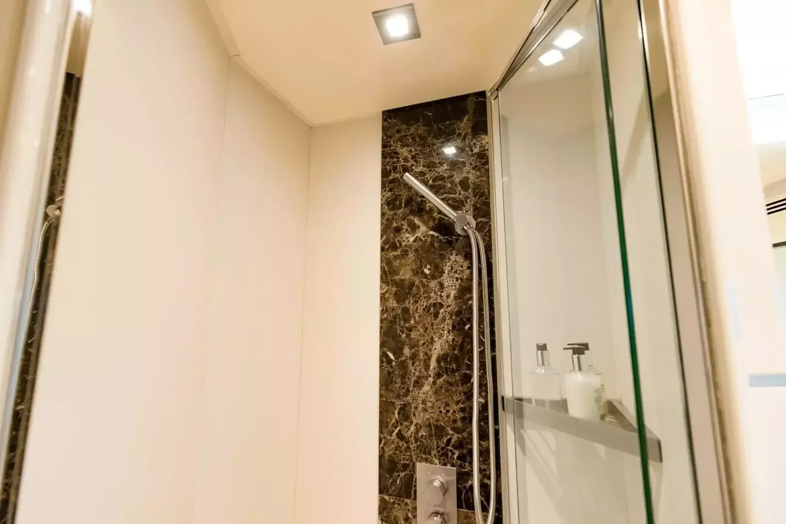 Dominator 95 | Casual