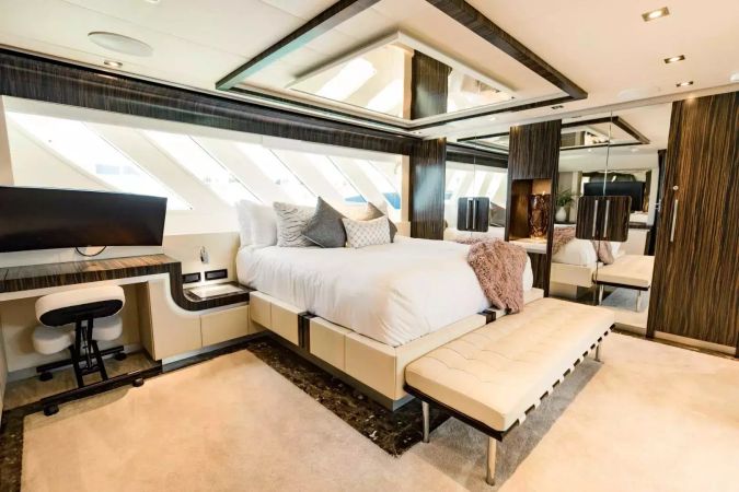 Dominator 95 | Casual