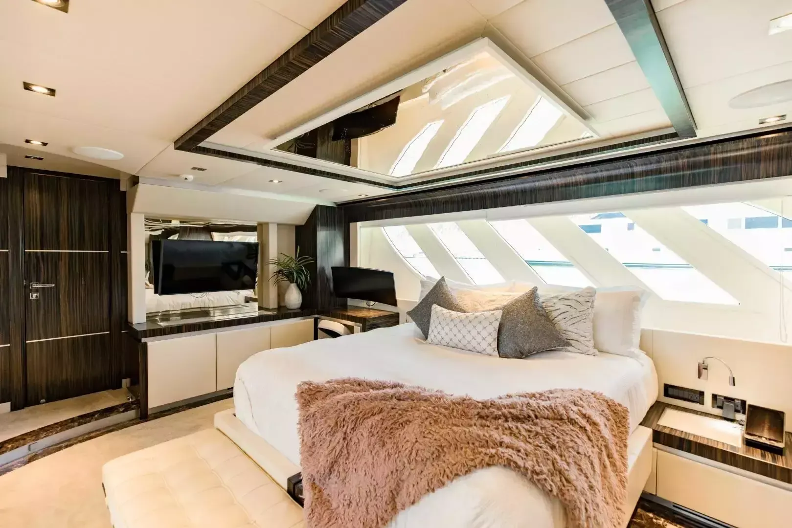 Dominator 95 | Casual