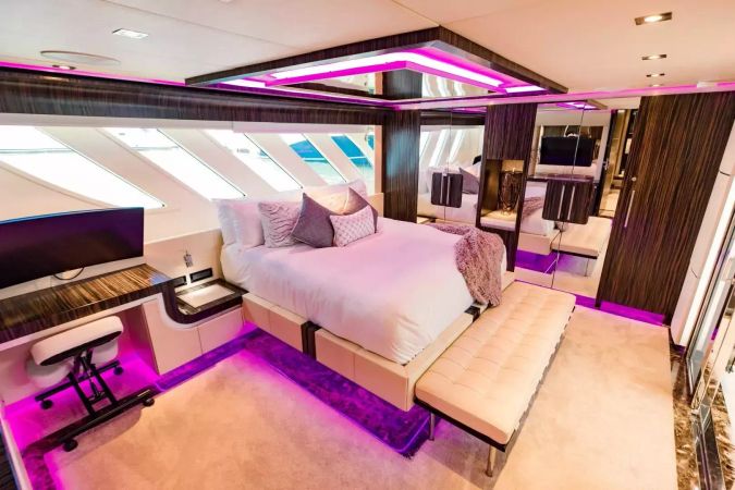 Dominator 95 | Casual