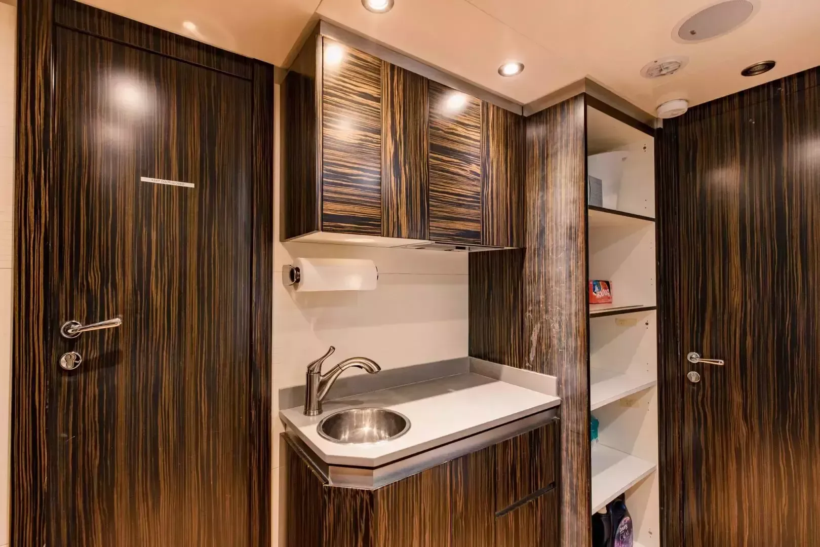 Dominator 95 | Casual