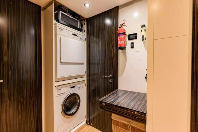 Dominator 95 | Casual