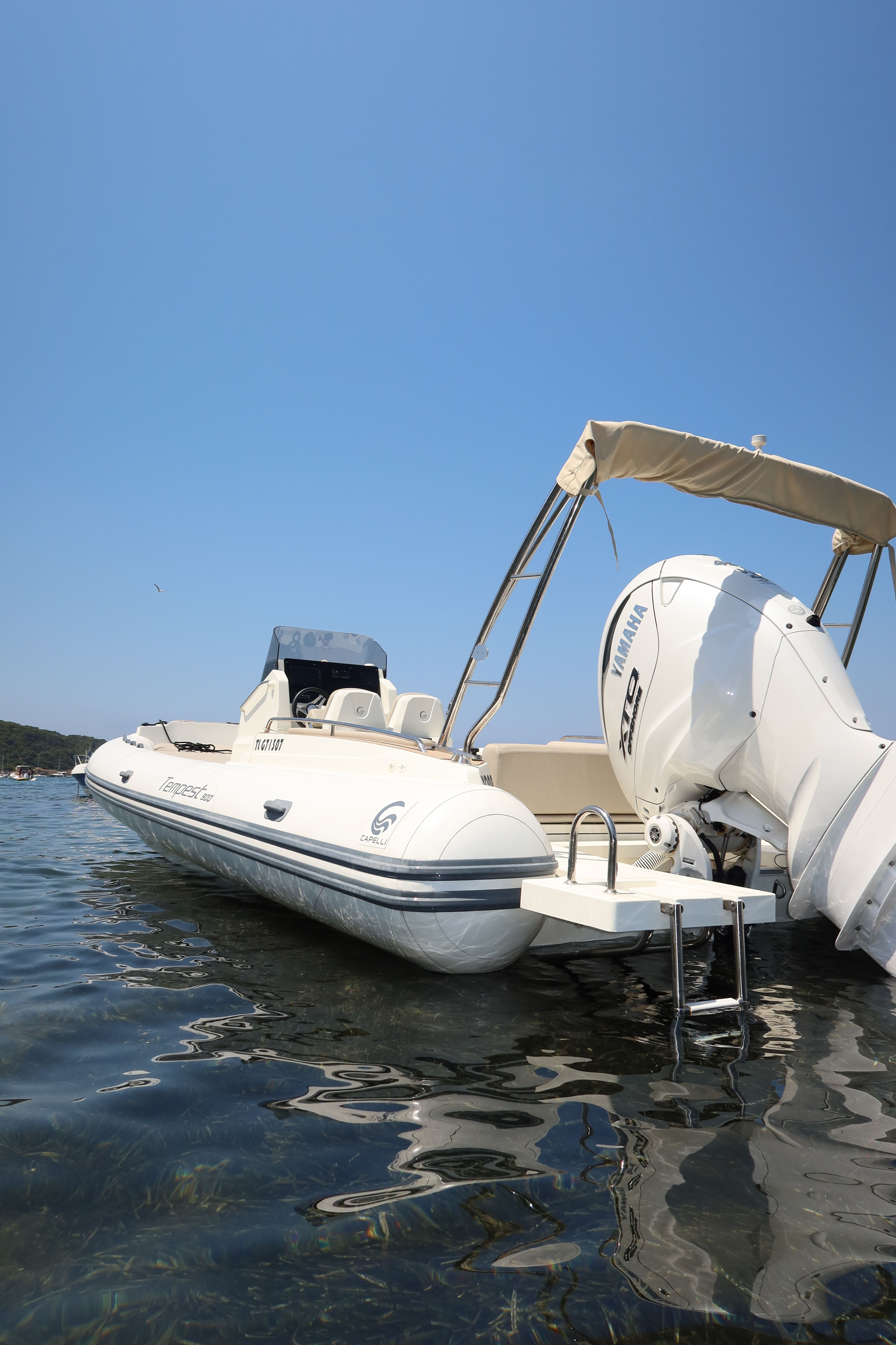 Capelli Tempest 900 | Yona