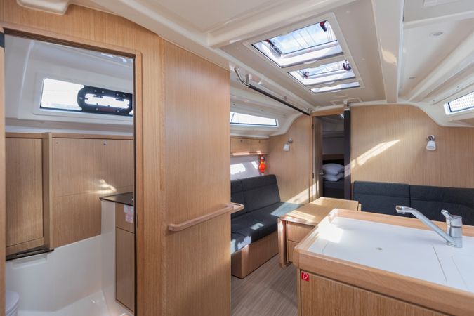 Bavaria Cruiser 37 | Carissima