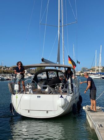 Bavaria Cruiser 37 | Carissima