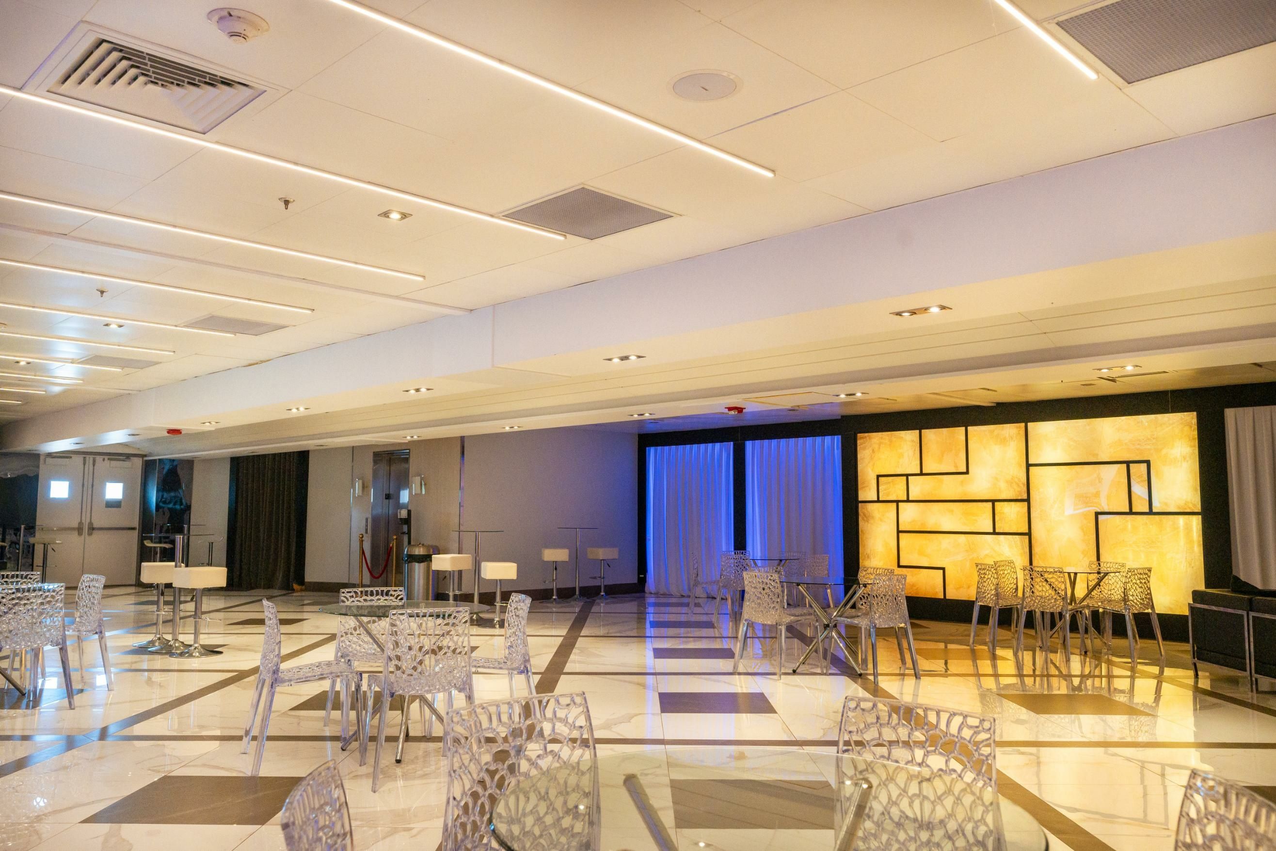 Custom Built 220 | Grand Luxe