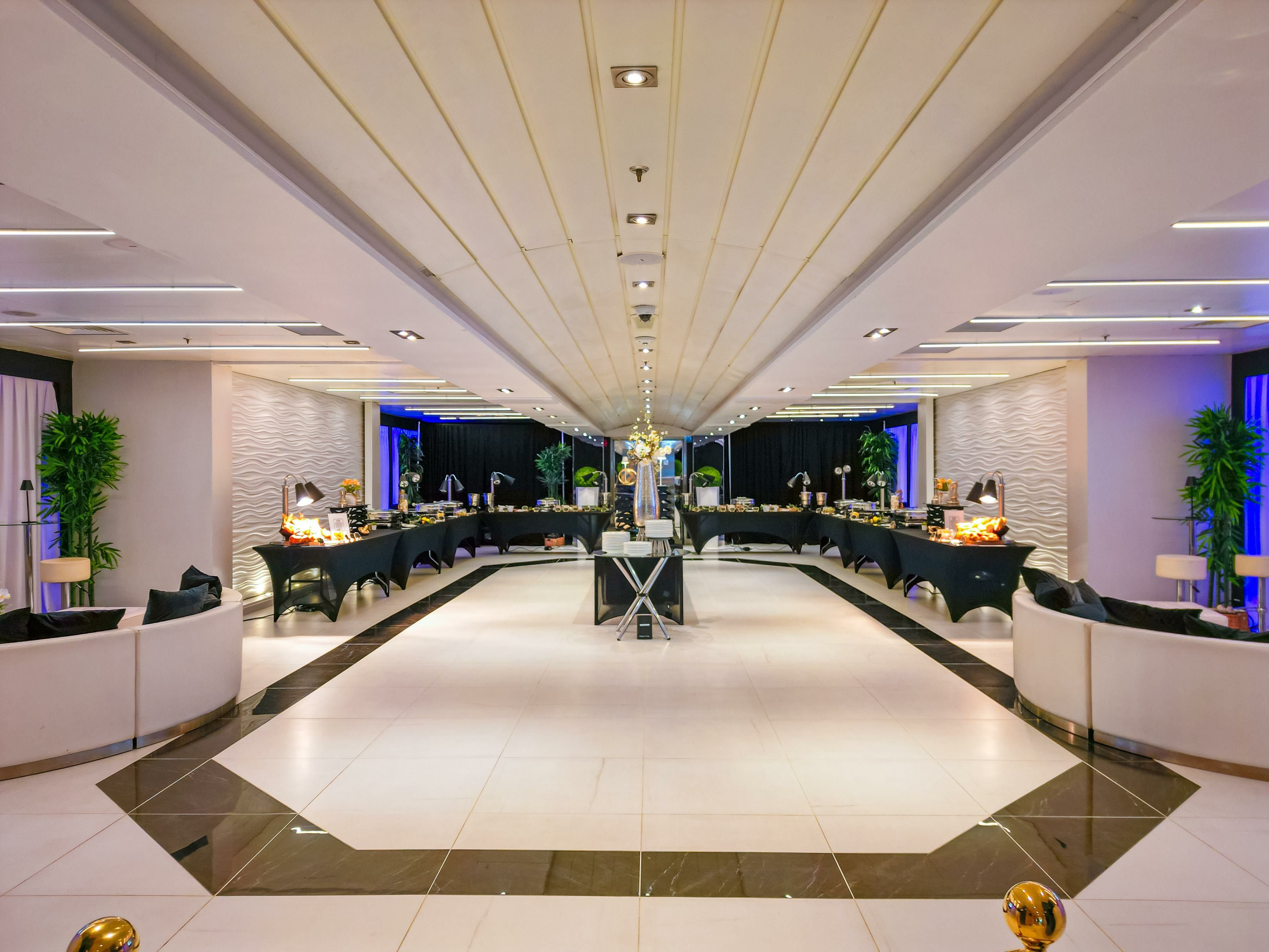 Custom Built 220 | Grand Luxe