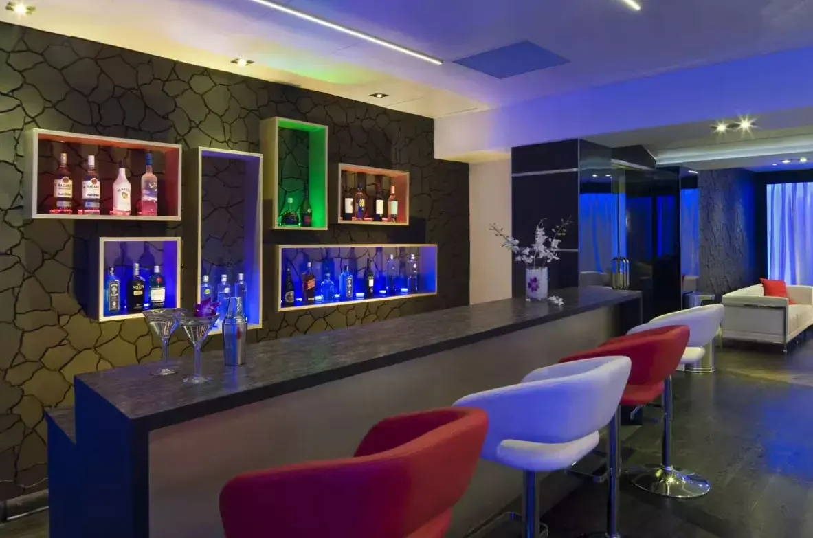 Custom Built 220 | Grand Luxe