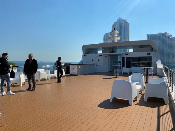 Custom Built 220 | Grand Luxe