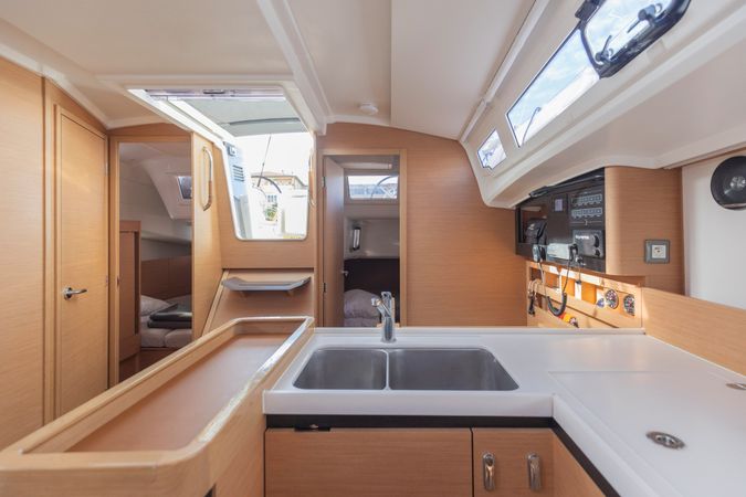Jeanneau Sun Odyssey 410 | Blue Dot.