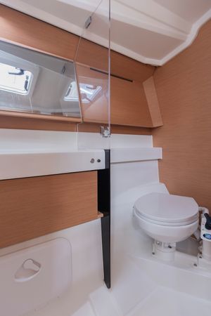 Jeanneau Sun Odyssey 410 | Blue Dot.