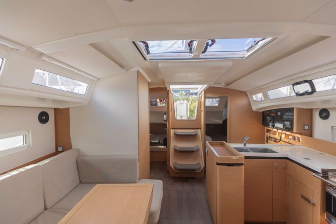 Jeanneau Sun Odyssey 410 | Blue Dot.