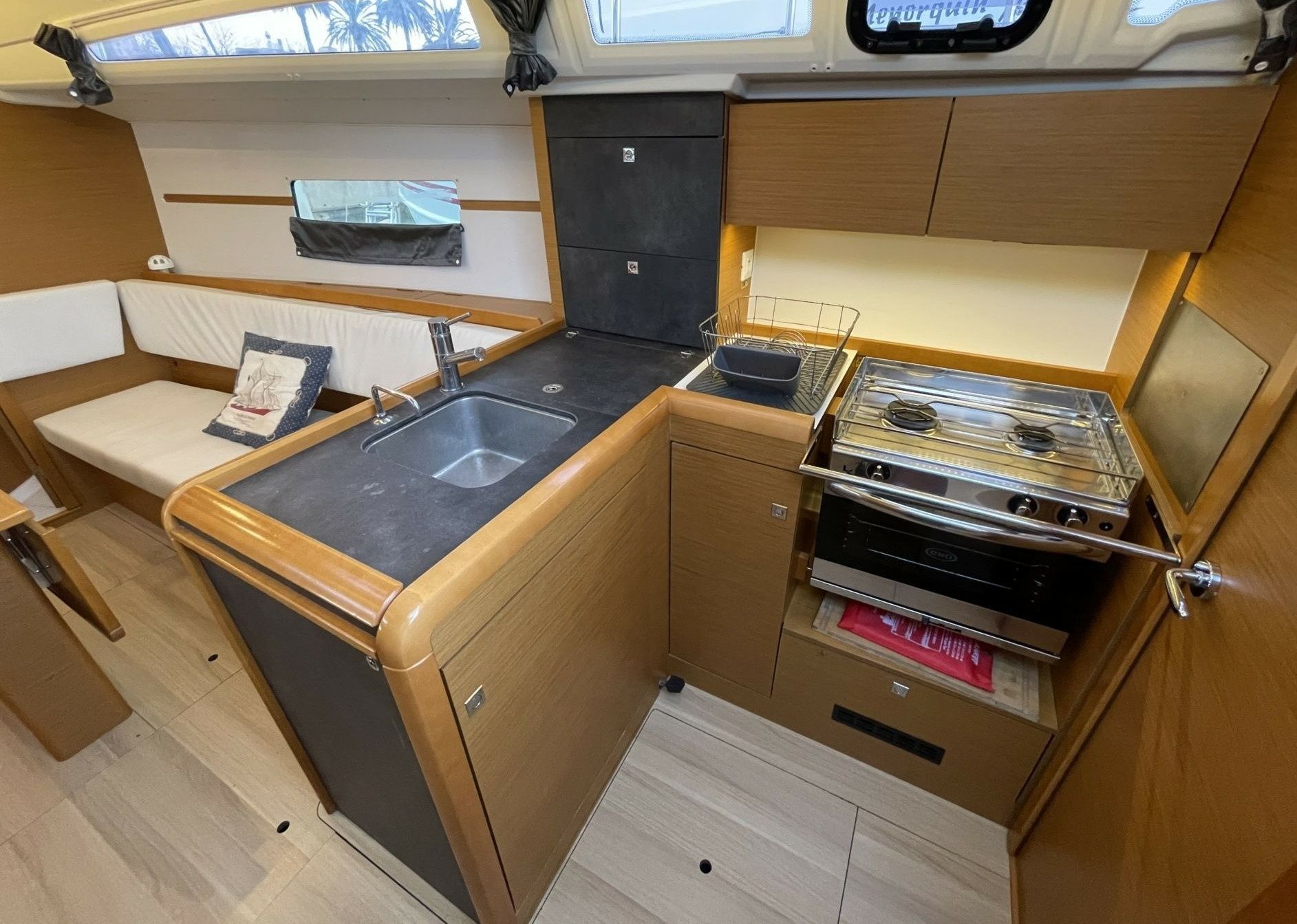 Jeanneau Sun Odyssey 349 | Pikoleto