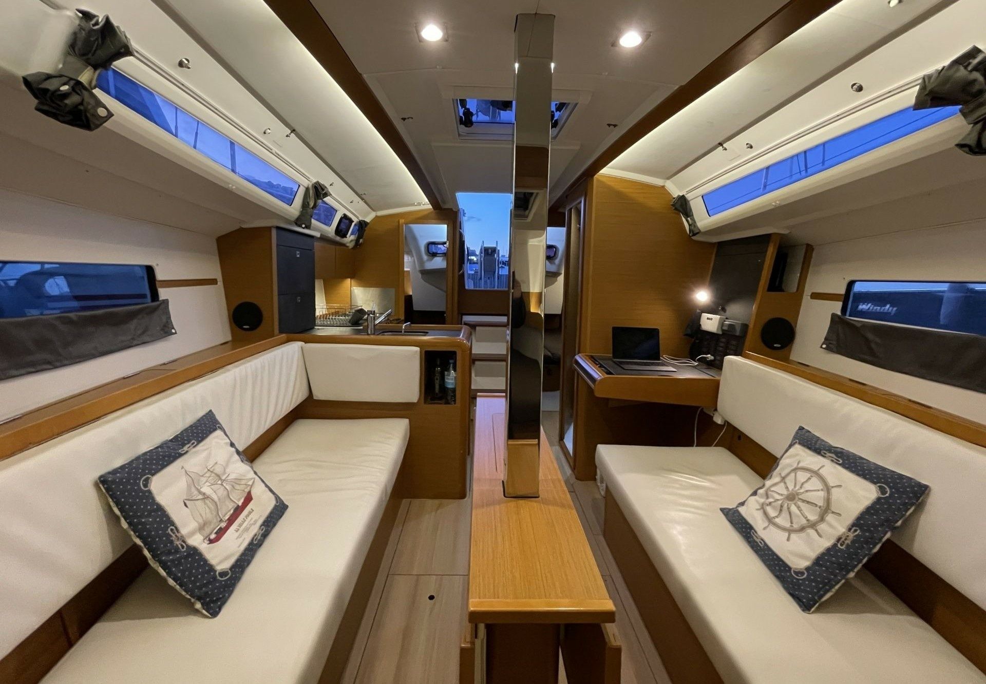Jeanneau Sun Odyssey 349 | Pikoleto