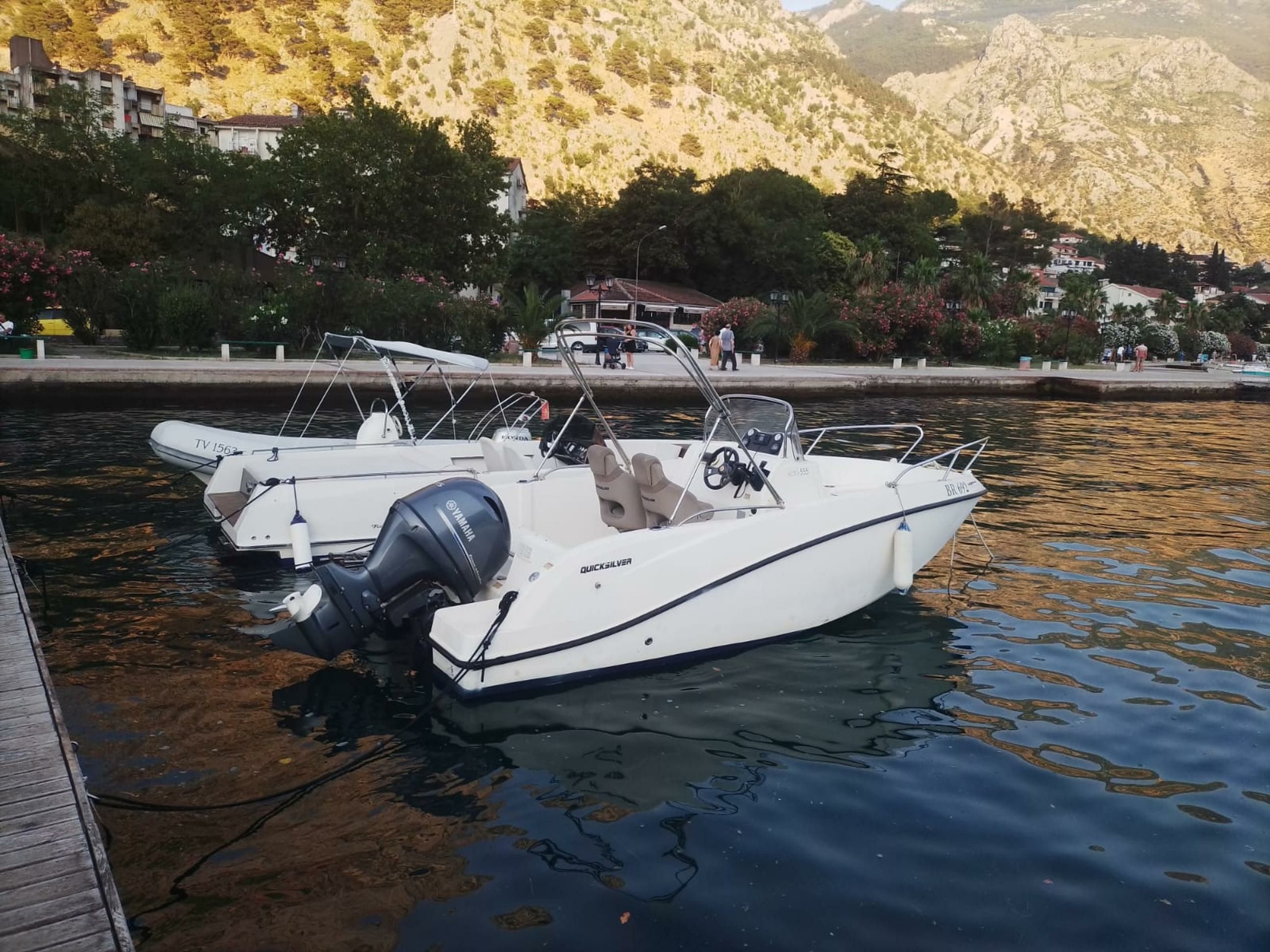 Quicksilver 555 | 16