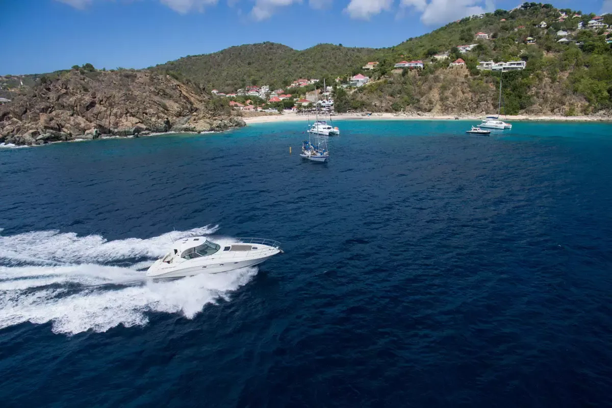 Sea Ray 420 Sundancer | Sea Cottage