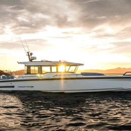 Axopar 37 Sun Top | Sasha