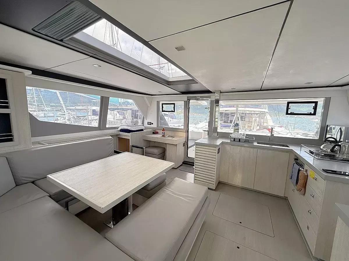 Leopard 45 | Tropical Squeeze