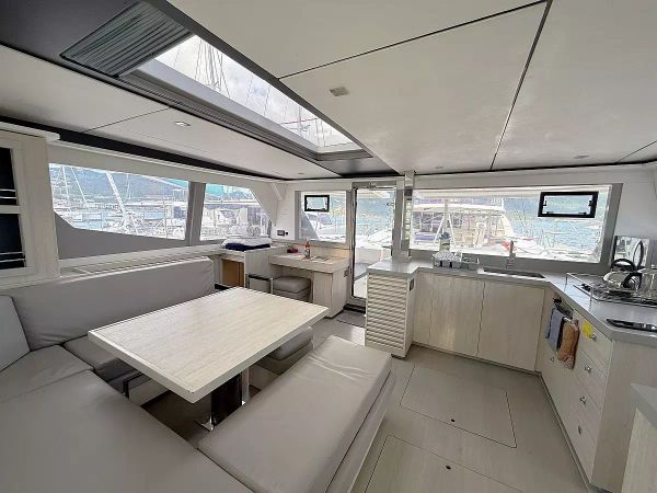 Leopard 45 | Tropical Squeeze