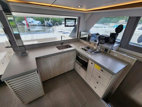 Leopard 45 | Tropical Squeeze