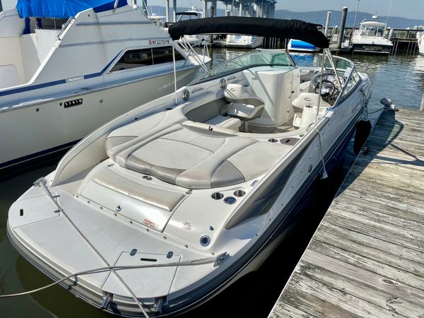 Rinker Captiva | Supreme